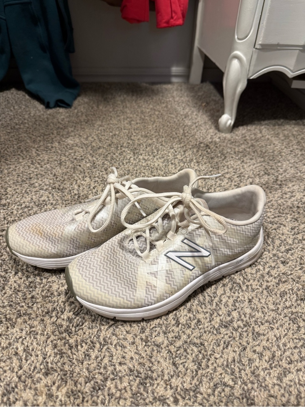 New Balance Women's Tennis Shoes Size 8